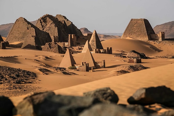 3. Sudan'daki Piramitler - Meroe, Sudan
