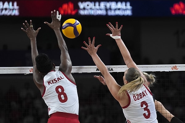 Muhteşem bir geri dönüşe imza atarak maçı 3-2 kazandık.