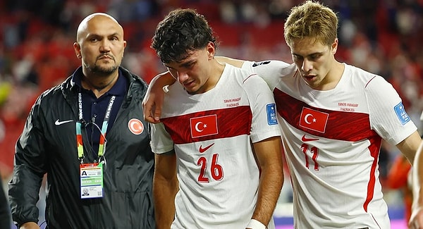 A Milli Futbol Takımımız büyük umutlarla gittiğimiz Dünya Kupası'nda hezimete uğradı.