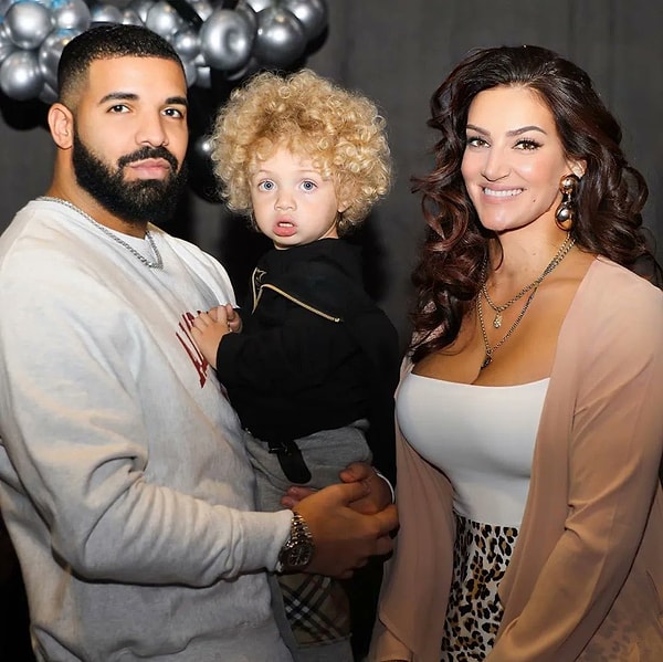 Drake ile Fransız sanatçı Sophie Brussaux'nun yolları 2017 yılında kesişti.