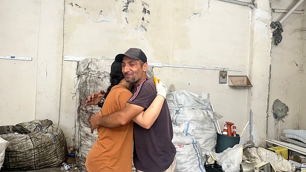 Bölüm birincisi olarak mezun olan ve boş zamanlarında Adana sıcağında babasına atık toplarken yardım eden Latife Aslan ise başarısının arkasındaki gizli kahramanı şu sözlerle anlattı: