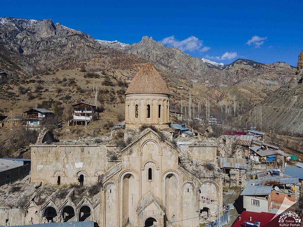 The Öşvank Church is facing the imminent risk of collapse.