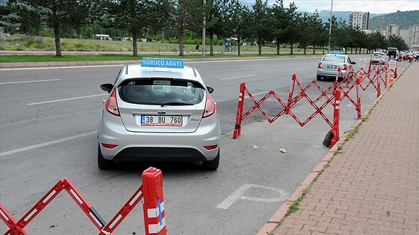 Teorik sınava akşam girebildi.