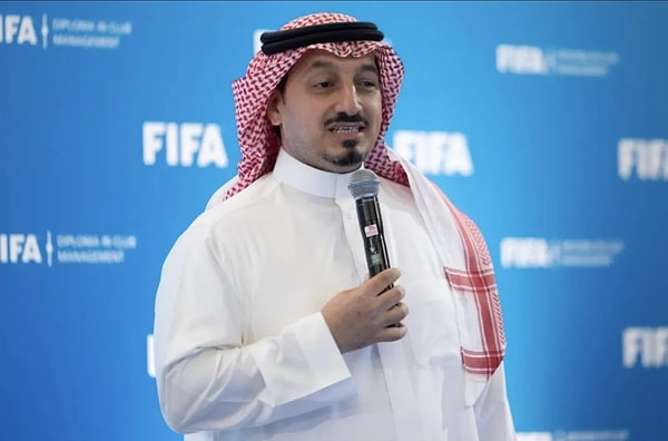 Suudi Arabistan’ın futbol federasyonu başkanı Yaser el-Meşal ülkesinin vatandaşlarından özür dileyip istifa etti.