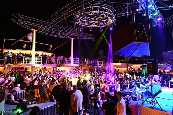 Nightlife in Bodrum: Bars, Clubs and Outdoor Venues - 2026