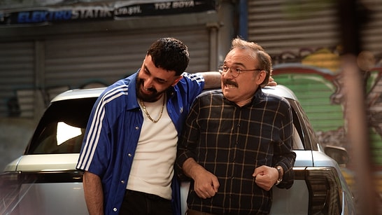 First Behind-the-Scenes Footage from the Set of 2 Aile Arasında