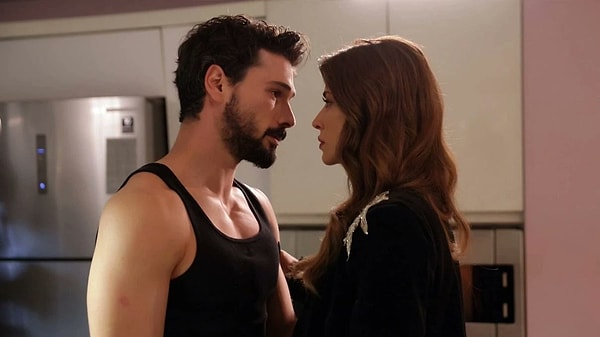 The on-screen romance of Deniz Can Aktaş and Devrim Özkan, known for their roles as Haydar Ali and Ceylan in the series 'Yeraltı', has blossomed into a real-life love story.