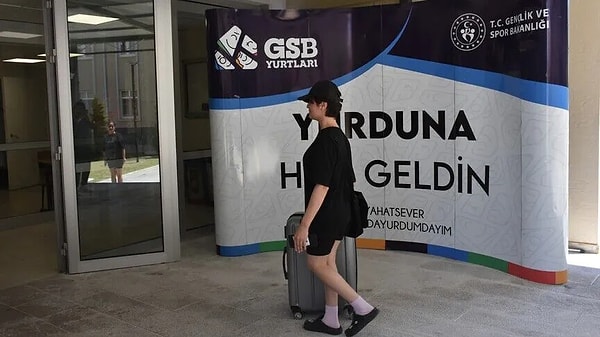 Seyahatsever Nedir?