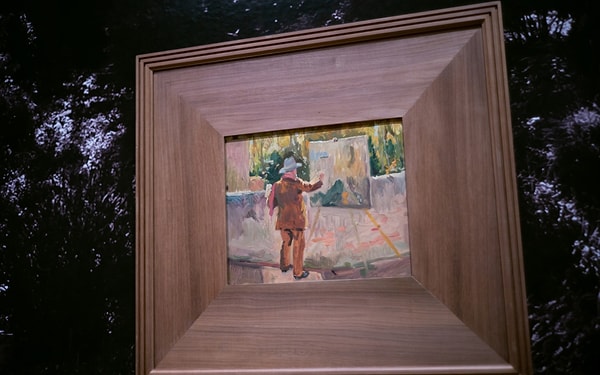 After returning home, Hurtado, intrigued by the mystery behind the painting, took advantage of modern technology and presented photos of the canvas to an Artificial Intelligence (AI).