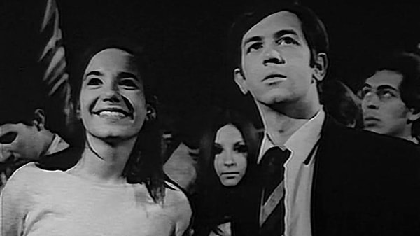 Breve cielo / Brief Heaven (1969) is a film that subtly explores the complexities of love and the human condition. The story revolves around a couple, Silvia and Eduardo, who are forced to confront the harsh realities of their relationship. The film is set in a small town in Argentina during the 1960s, a period marked by political unrest and social change. 

Silvia, a young woman from a humble background, is married to Eduardo, a wealthy man who is much older than her. Despite their differences, they try to make their marriage work. However, their relationship is tested when Eduardo's past comes back to haunt him. 

The film is a poignant exploration of love, betrayal, and redemption. It delves into the complexities of human relationships and the struggles that come with them. The narrative is beautifully woven, with each scene meticulously crafted to evoke a sense of realism and authenticity. 

Moreover, the film's cinematography is stunning, capturing the beauty and harshness of the Argentinian landscape. The performances by the lead actors are also commendable, bringing depth and nuance to their characters. 

In conclusion, Breve cielo / Brief Heaven (1969) is a cinematic masterpiece that offers a profound exploration of the human condition. It is a film that will resonate with audiences long after the credits roll.