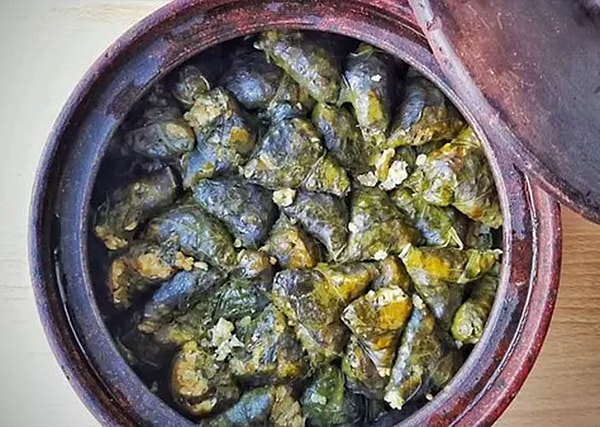 8. Efelek Leaf Rolls