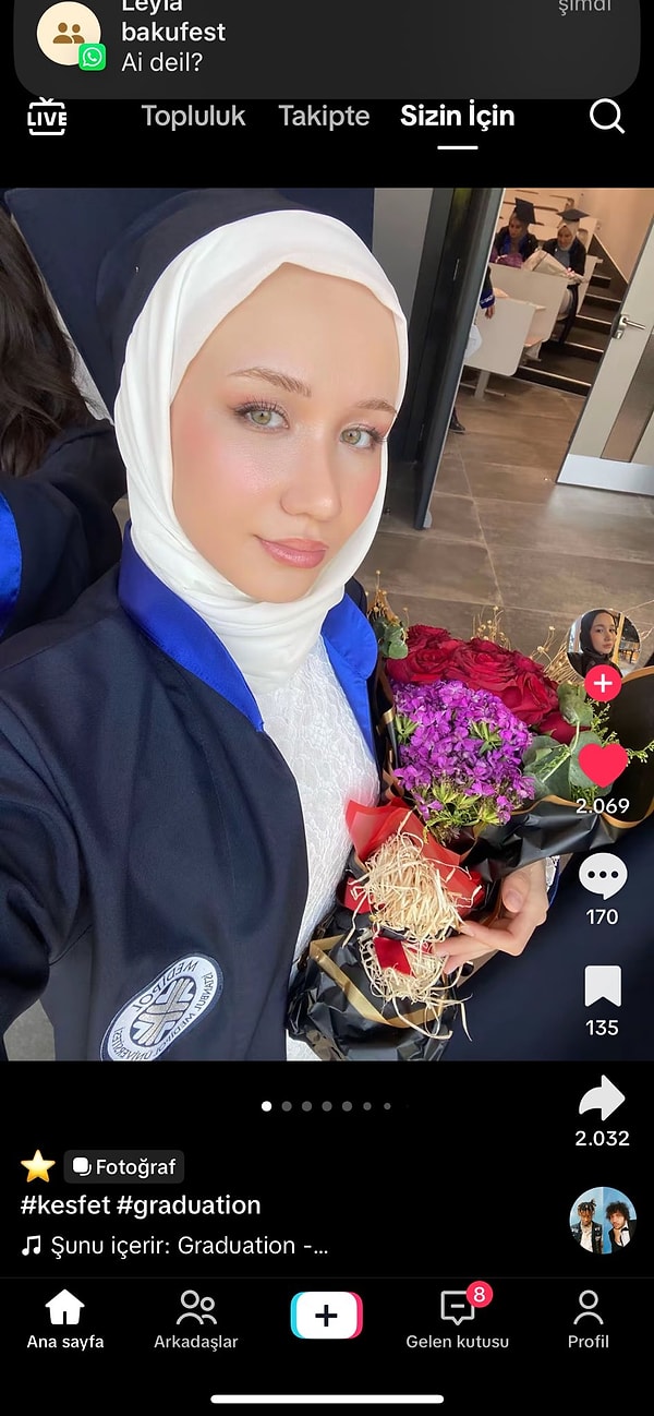 TikTok'ta paylaşılan mezuniyet videosu kısa sürede sosyal medya kullanıcılarının dikkatini çekti.