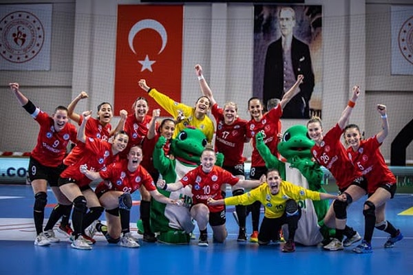 3. Kariyeriniz boyunca unutamadığınız, hafızanızda en özel yeri olan anılar hangileri?