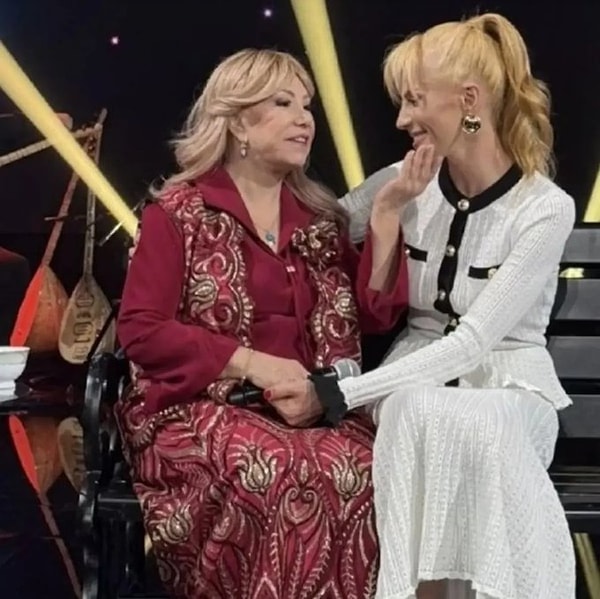 Bedia Akartürk made headlines in the entertainment world in 2023 when, at the age of 81, she underwent an extensive facial rejuvenation surgery.
