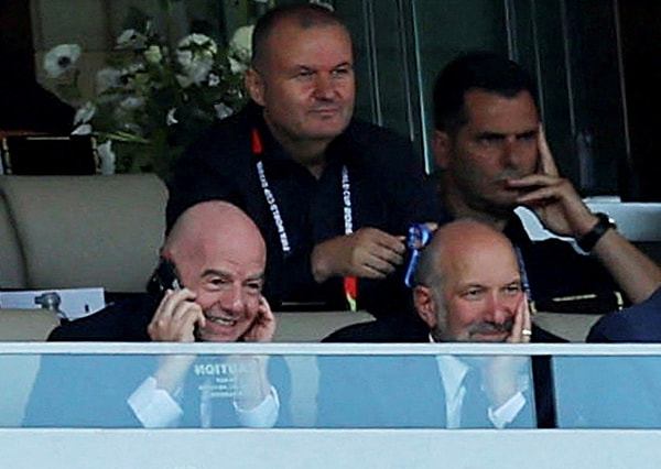 FIFA, çok tepki çeken kararla ABD’nin golcüsü Balogun’un aldığı bir maçlık kırmızı kart cezasını iptal etti.