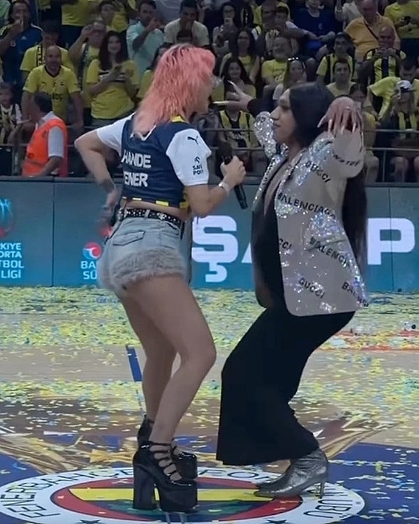 Türkiye gündemine dansıyla yerleşen dünyaca ünlü koreograf Mecnun Giasar, Fenerbahçe Beko'nun şampiyonluk kutlamalarında dansıyla dikkat çekmişti.