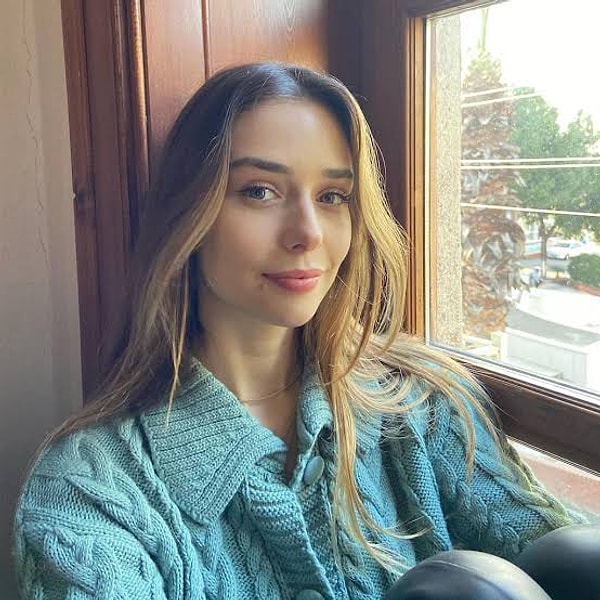 Genç oyuncu Afra Karagöz, Altı Üstü İstanbul'un kadrosuna dahil oldu.