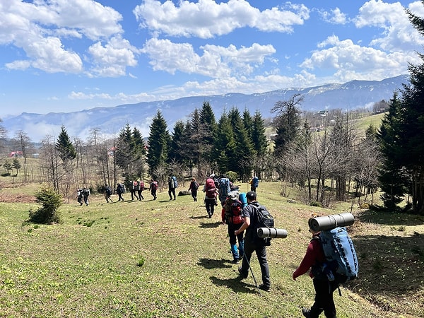 Havaların ısınmasıyla doğa yürüyüşleri de yeniden popüler hale geldi.