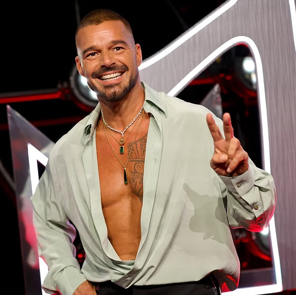90'lı yılların sonuna damga vuran isimleri saysak, hiç şüphesiz ilk sıralarda Ricky Martin geliyor.