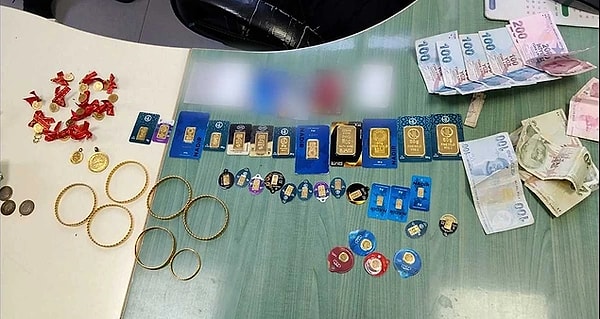 Gold Bullion Came Out of a 3.5 Million Worth Bag