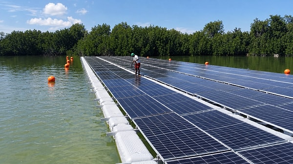 184 solar panels will save thousands of liters of diesel annually.