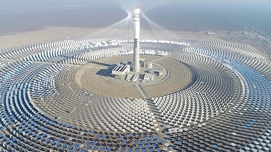 World's Largest Solar Plant Generates Power at Night