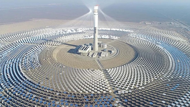 World's Largest Solar Plant Generates Power at Night