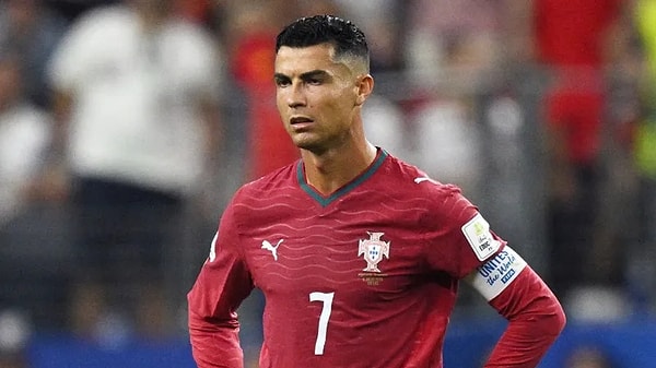 Gelelim Ronaldo'ya... Burada iş biraz tersten ilerliyor. Ronaldo'nun Filistin destekçisi olduğu varsayılıyor.