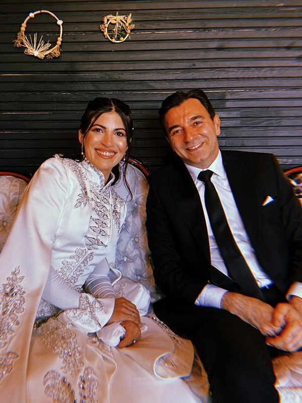 Uzun süredir gözlerden uzak bir ilişki yaşayan Cem Uslu, sevgilisi Gubse Ceren Geçalp ile evlendi.