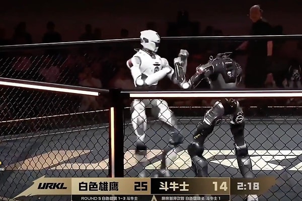 Dünyada İlk Kez İnsansı Robot MMA Turnuvası Düzenlendi