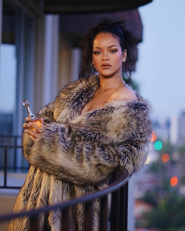 Dünyanın en büyük pop yıldızlarından biri denince akla gelen ilk isimlerden biri hiç kuşkusuz Rihanna oluyor.