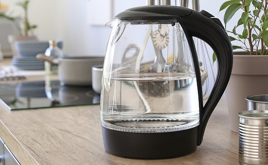 Natural Method Removes Limescale to Make Kettles Shine Like New