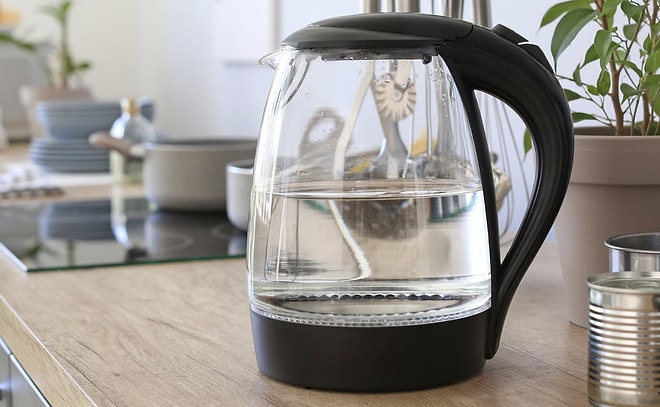Natural Method Removes Limescale to Make Kettles Shine Like New
