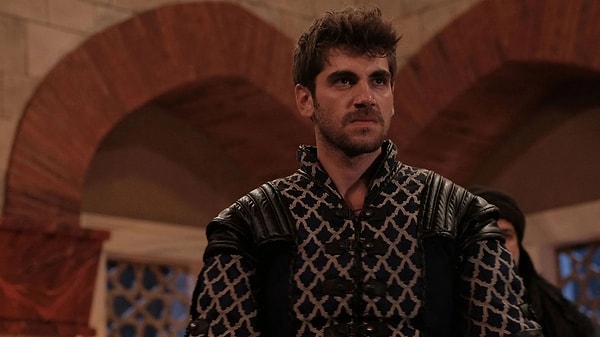 Oyuncu Emre Bey, NOW'ın yeni Karadeniz dizisinin ardından TRT 1 dizisinin kadrosundan da ayrıldı.