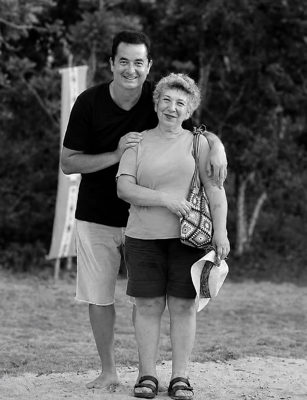 Acun Ilıcalı announced the sad news of his aunt Hülya Hanım's passing through an emotional post on his social media account.