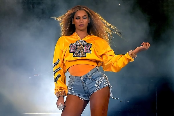 5. Beyoncé 2018'de Coachella'da ana sanatçı olarak sahneye çıkan ilk siyahi kadın oldu. Hayranları bu performansa ne isim taktı?