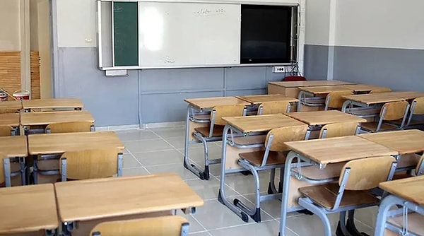İstanbul Valiliği, İstanbul Valisi Davut Gül'ün imzasıyla okullarda mescit açılması hususunda 39 İlçe Kaymakamlığı ve diğer kurumlara yazı gönderdi.