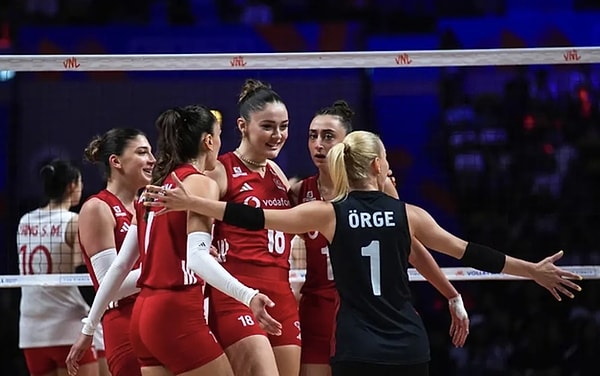 Geçtiğimiz günlerde, Brezilya ile oynadıkları final maçının ardından VNL şampiyonu olan kızlarımız, bir kere daha göğsümüzü kabarttı.