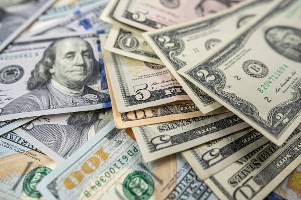 Financial Stress Ages Your Mind: Scientists Prove Long-Term Money Struggles Impact Brain Health