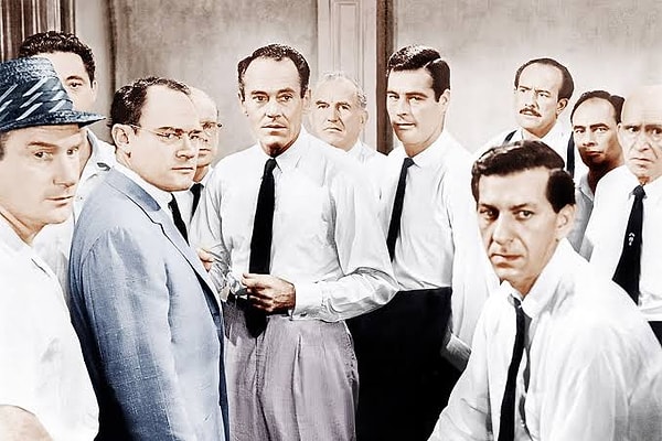 4. 12 Angry Men (12 Öfkeli Adam)
