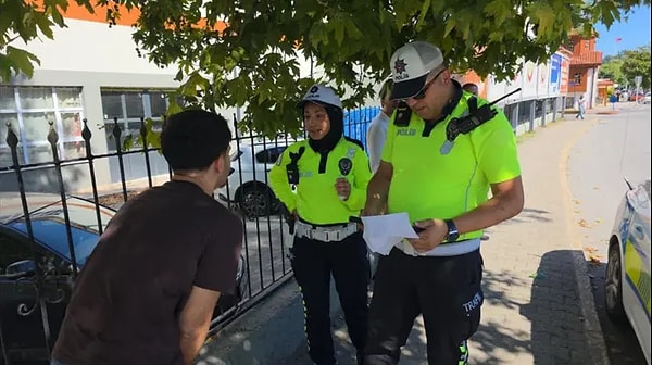 Yapılan kontrollerde sürücünün kısa süre önce otomobil ehliyeti aldığı ve "aday sürücü" statüsünde olduğu belirlendi.