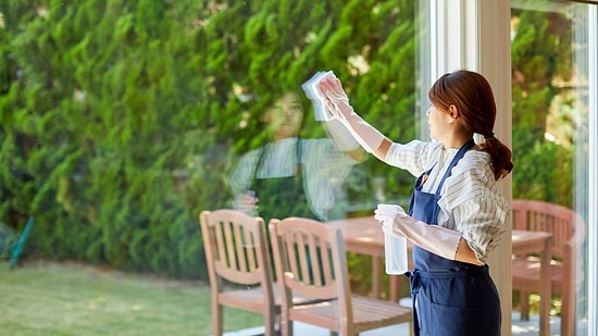 A Simple Cleaning Method Gets the House Tidied Before the Coffee Is Ready