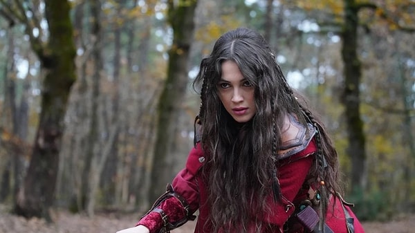 Cemre Gümeli, who pursued a double major in Arts Management and Media and Communication Systems at Istanbul Bilgi University, honed her acting skills not only in Turkey but also through her education in New York.