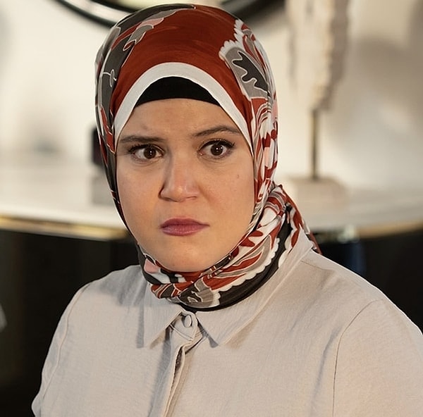 Kızılcık Şerbeti'nde şoke eden bir ayrılık yaşandı. Nilay'a hayat veren Feyza Civelek, diziye veda etti.