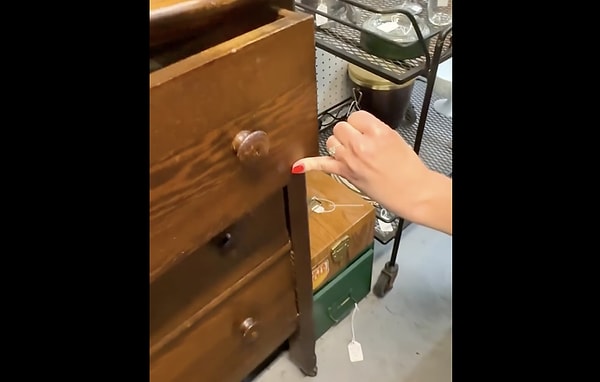 Here are the specifics of practical tests you can apply when shopping for antiques, ranging from old furniture to glass objects and cutlery sets: