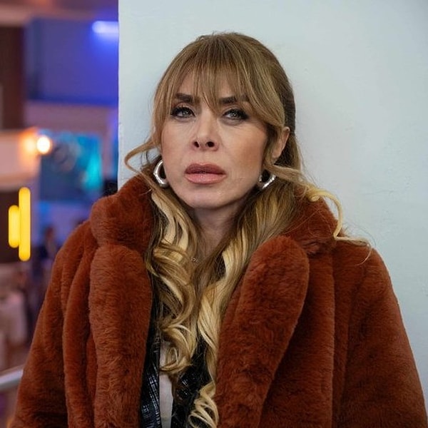 Kızılcık Şerbeti, dört sezon boyunca cuma akşamlarının en çok konuşulan yapımlarından biri olmayı başardı.