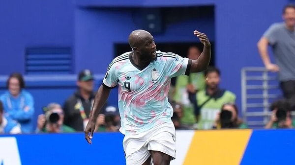 Fenerbahçe, Lukaku transferini açıkladı.
