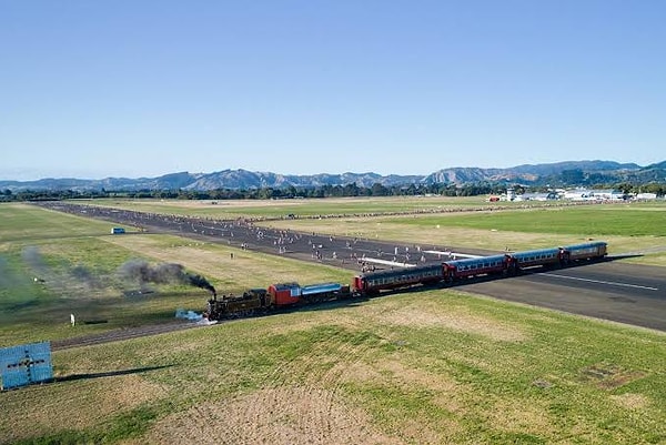 Tren piste girmeden önce izin almak zorunda