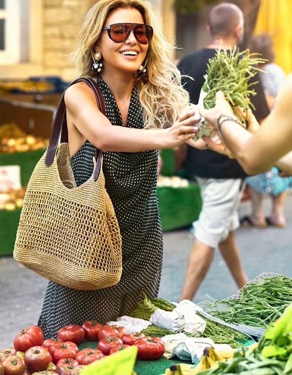 Since the 90s, Gülben Ergen has been a part of our lives, becoming one of the most recognized names in Turkey through her diverse career in acting, hosting, and singing.