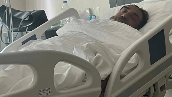 Ünlü şarkıcı Tarık Mengüç hastaneye kaldırıldı.